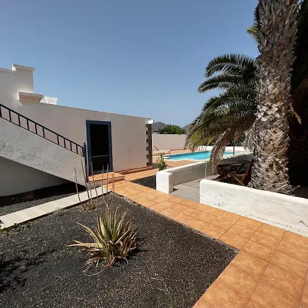 Lovely Almudena With Private Pool Playa Blanca (Lanzarote)